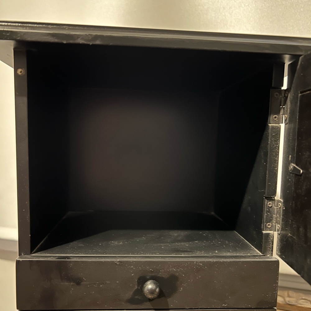 Gently Used Women’s Jewelry Box!! Top storage and photo opening. - Picture 2 of 12